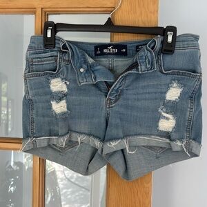 Like new size 7 hollister Jean shorts
